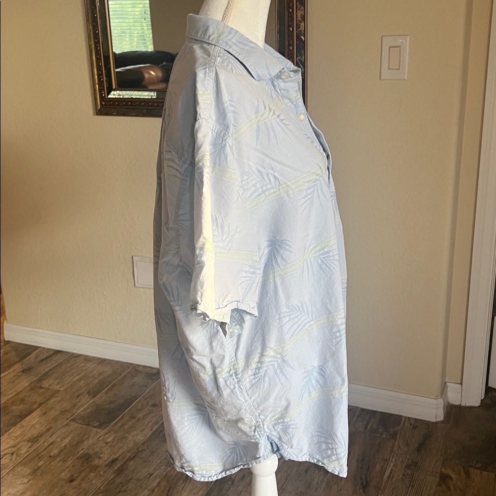 Tommy Bahama Castaway Fronds Short-Sleeve - Picture 6 of 13